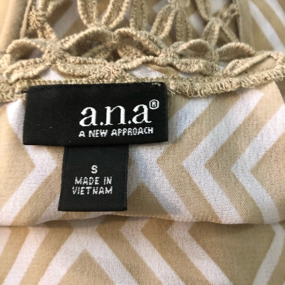 A.N.A. Sleeveless Blouse. Sz M - Picture 4 of 7